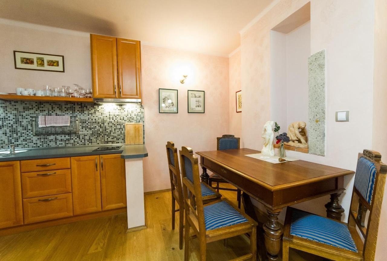 U Zvonu Apartments Český Krumlov Esterno foto